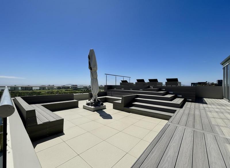 3 Bedroom Property for Sale in Green Point Western Cape